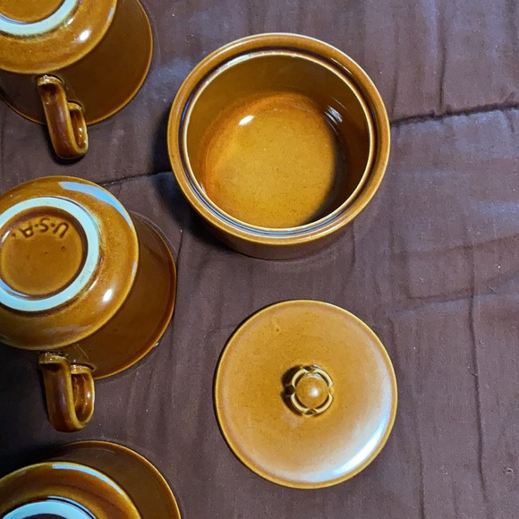 Coffee Cups, Creamer & Sugar Dish EUC! - Picture 16 of 16